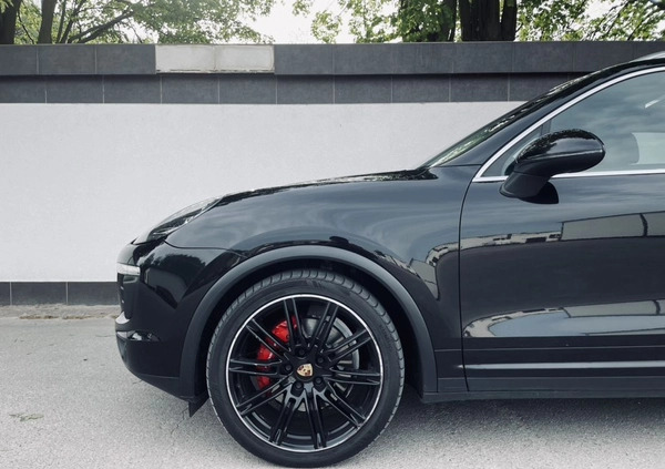 Porsche Cayenne cena 181900 przebieg: 258100, rok produkcji 2015 z Gościno małe 232